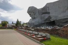 Жеңіс жолдарымен: қайғы, ерлік және Хатынь - фото 32