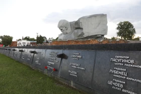 Жеңіс жолдарымен: қайғы, ерлік және Хатынь - фото 40