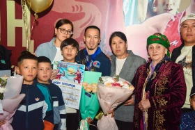 Астаналықтар күрестен әлем чемпионы Айдос Сұлтанғалиды күтіп алды - фото 10