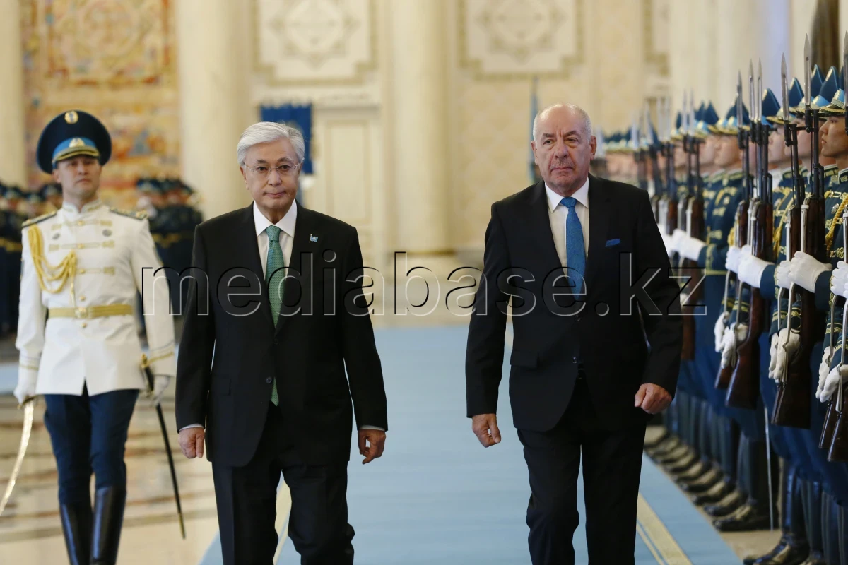 Қасым-Жомарт Тоқаев Мажарстан Президентін Ақордада қарсы алды - фото 1