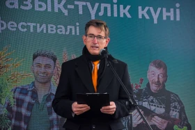 An Apple Festival bringing together youth and farmers was held in Astana - photo 12