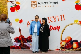 Apple Festival in Almaty: Tons of fruit, music, and good traditions - photo 2