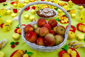Apple Festival in Almaty: Tons of fruit, music, and good traditions - photo 12