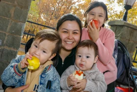 Apple Festival in Almaty: Tons of fruit, music, and good traditions - photo 13