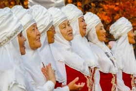 Apple Festival in Almaty: Tons of fruit, music, and good traditions - photo 14