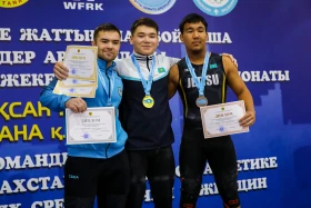 Акжол Курманбек стал новым чемпионом Казахстана по тяжелой атлетике - фото 1
