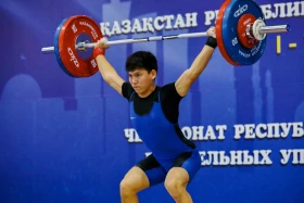 Ақжол Құрманбек ауыр атлетикадан Қазақстанның жаңа чемпионы атанды - фото 8