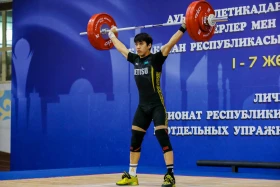 Ақжол Құрманбек ауыр атлетикадан Қазақстанның жаңа чемпионы атанды - фото 11