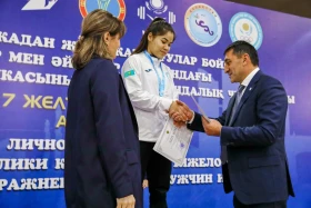 Ақжол Құрманбек ауыр атлетикадан Қазақстанның жаңа чемпионы атанды - фото 42