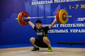 Ақжол Құрманбек ауыр атлетикадан Қазақстанның жаңа чемпионы атанды - фото 35