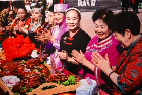 70 уникальных фотографий из жизни Синьцзяна представили в Астане - фото 21