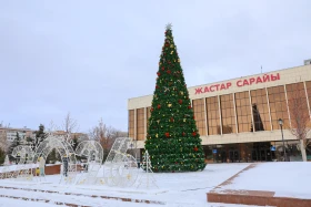 Festive decoration of the capital for the New Year - photo 17