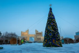 Festive decoration of the capital for the New Year - photo 30