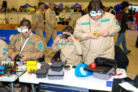 More than 5,000 school students are competing in a robotics contest in the capital city - photo 16