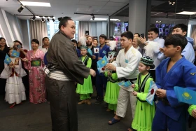 The titled sumo wrestler also announced plans to open a sumo school in Kazakhstan - photo 4