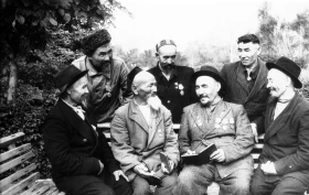 Participants of the Republican meeting of sheep breeders during a break between sessions - photo 2