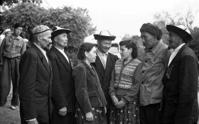 Participants of the Republican meeting of sheep breeders during a break between sessions - photo 3