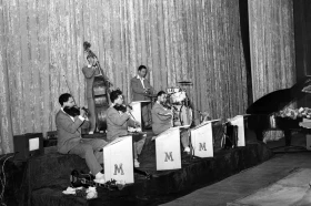 Performance of Foreign Artists - photo 2