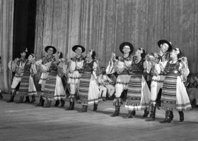 Performance of Foreign Artists - photo 3