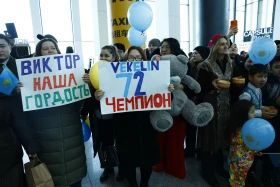 Канадада жеңіске жеткен қазақстандық жас хоккейшілер елге оралды - фото 4