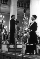 Водитель Б. Конурбасов в Колонном зале, Москва, 1958 - фото 1