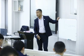 Kazinform мамандары MNU студенттеріне төте жазу әліпбиін үйретеді - фото 5