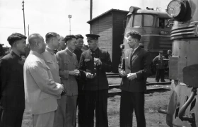 Petropavlovsk: Depot Shown to Chinese Specialists — 1959 - photo 1