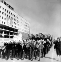 Первомайская демонстрация трудящихся - фото 1