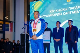 Қысқы Паралимпиада ойындарының чемпионы Ербол Хамитов Қазақстанға оралды - фото 1
