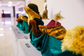 The taizhaq fur coat of Mirzhakyp Dulatuly was displayed — a unique exhibit of the museum - photo 2