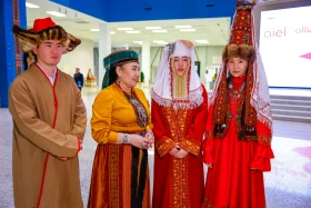 The taizhaq fur coat of Mirzhakyp Dulatuly was displayed — a unique exhibit of the museum - photo 9