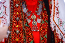 The taizhaq fur coat of Mirzhakyp Dulatuly was displayed — a unique exhibit of the museum - photo 17