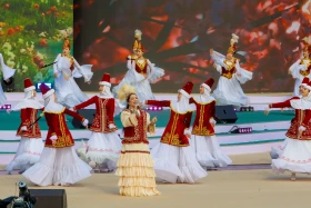 Тысячи алматинцев вышли праздновать Наурыз - фото 12