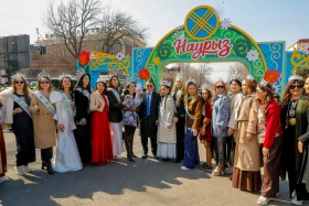 Тысячи алматинцев вышли праздновать Наурыз - фото 21