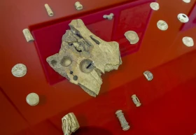 Қола дәуірінен орта ғасырға дейін: Алматыда бірегей жәдігерлер көрсетілді - фото 3