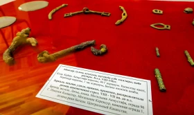 Қола дәуірінен орта ғасырға дейін: Алматыда бірегей жәдігерлер көрсетілді - фото 21