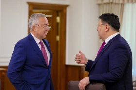 From the Cabinet to the Presidential Administration: Bektenov Thanks Sklyar for His Work - photo 8