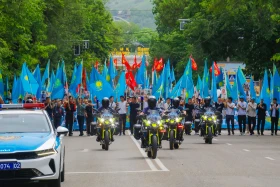 “Batyrlarğa Tağzym” Campaign: Thousands of Almaty Residents Honored WWII Heroe - photo 2