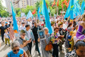“Batyrlarğa Tağzym” Campaign: Thousands of Almaty Residents Honored WWII Heroe - photo 11