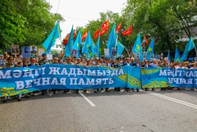 “Batyrlarğa Tağzym” Campaign: Thousands of Almaty Residents Honored WWII Heroe - photo 13