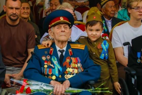 “Batyrlarğa Tağzym” Campaign: Thousands of Almaty Residents Honored WWII Heroe - photo 14