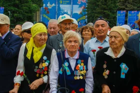 “Batyrlarğa Tağzym” Campaign: Thousands of Almaty Residents Honored WWII Heroe - photo 16