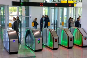 LRT Fares Can Be Paid via Face ID, Smartwatches, and Mobile Phones - photo 7