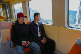 The heavy passenger load caused brief interruptions in LRT operations, CTS reported - photo 8