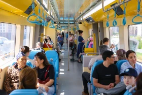 The heavy passenger load caused brief interruptions in LRT operations, CTS reported - photo 10