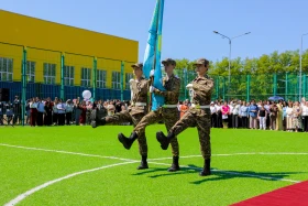 Свыше 215 тысяч одиннадцатиклассников оканчивают школы Казахстана - фото 5