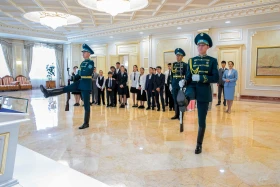 Сто школьников из регионов Казахстана посетили Акорду - фото 12