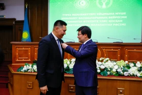 Presidential Administration Affairs Office Employees Receive State Awards - photo 18