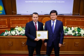 Presidential Administration Affairs Office Employees Receive State Awards - photo 35