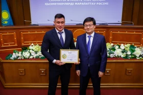 Presidential Administration Affairs Office Employees Receive State Awards - photo 41
